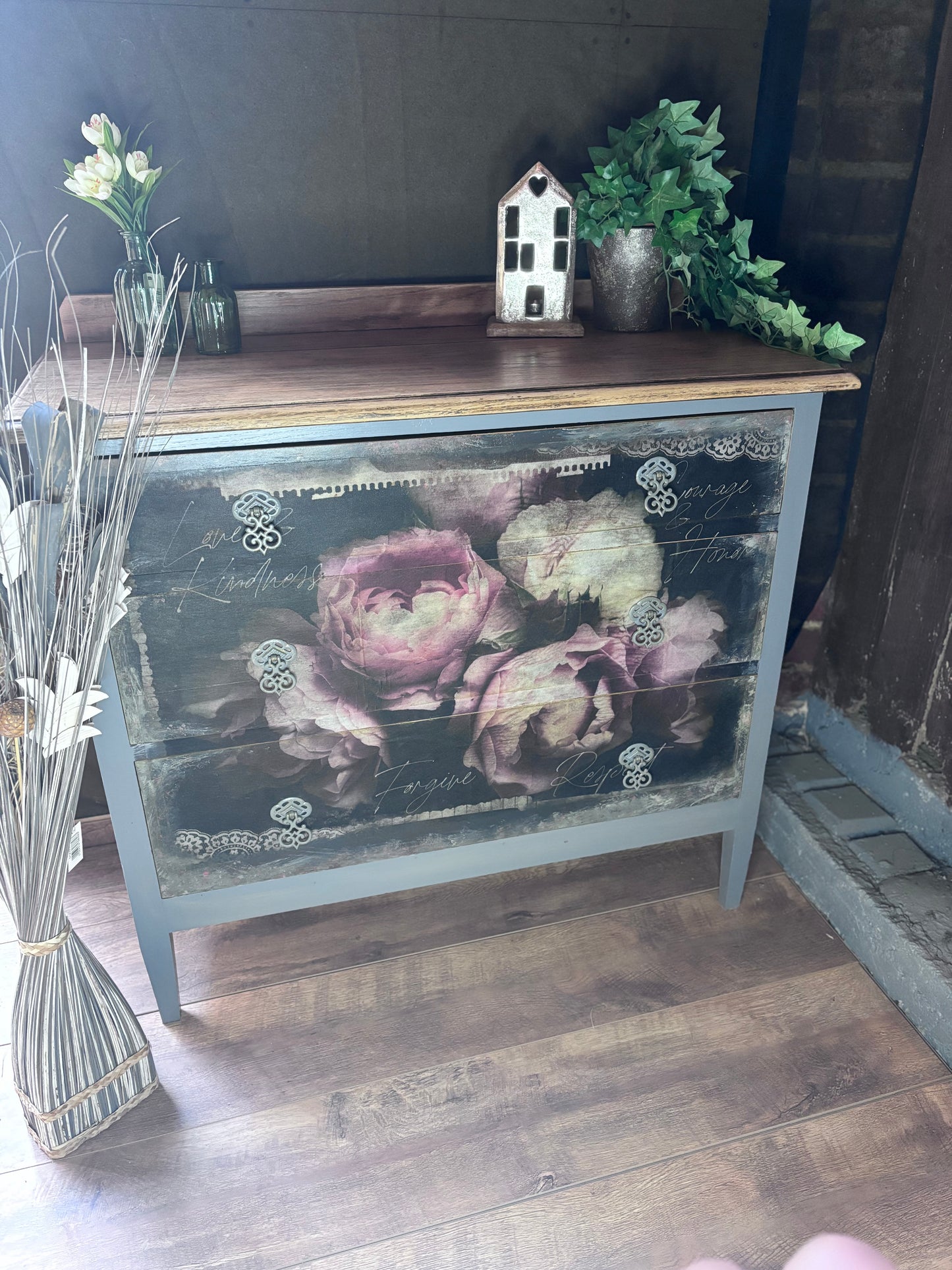 Decoupage Vintage Drawers