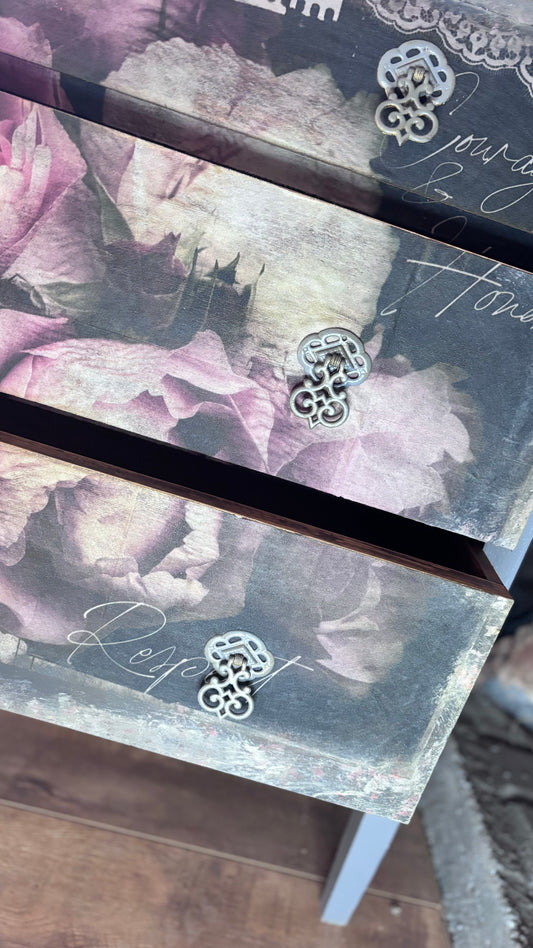 Decoupage Vintage Drawers